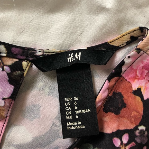 Floral tank top - Picture 3 of 3